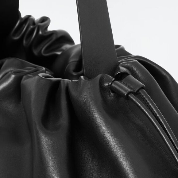 Cavatelli Oversized Clutch-leather - Picture 3 of 6